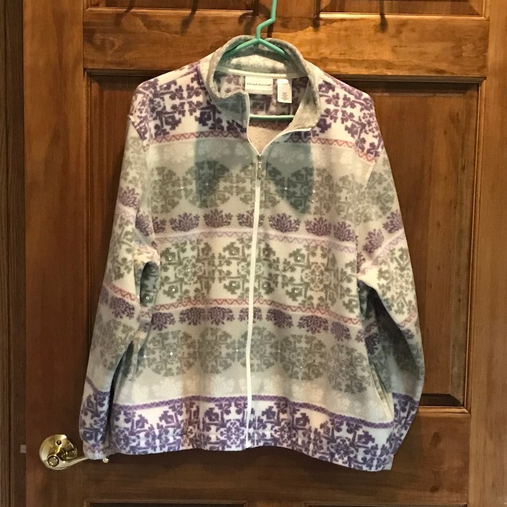ALFRED DUNNER PETITE LARGE FLEECE JACKET, SNOWFLAKE PATTERN RHINESTONES